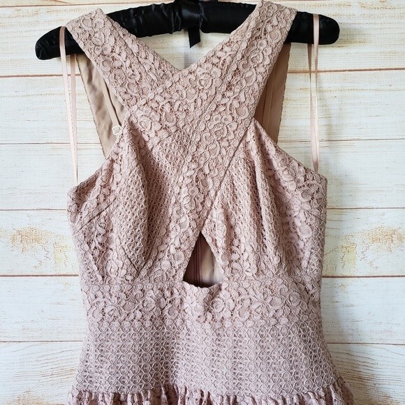 BCBGMAXAZRIA Alissa Ruffle Tiered Lace Mini Dress - Picture 5 of 11